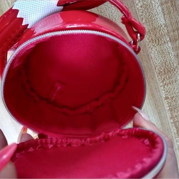 NWT MARC JACOBS Mini 4" Glossy Red Patent Leather Crossbody Adjustable Round - Picture 3 of 5